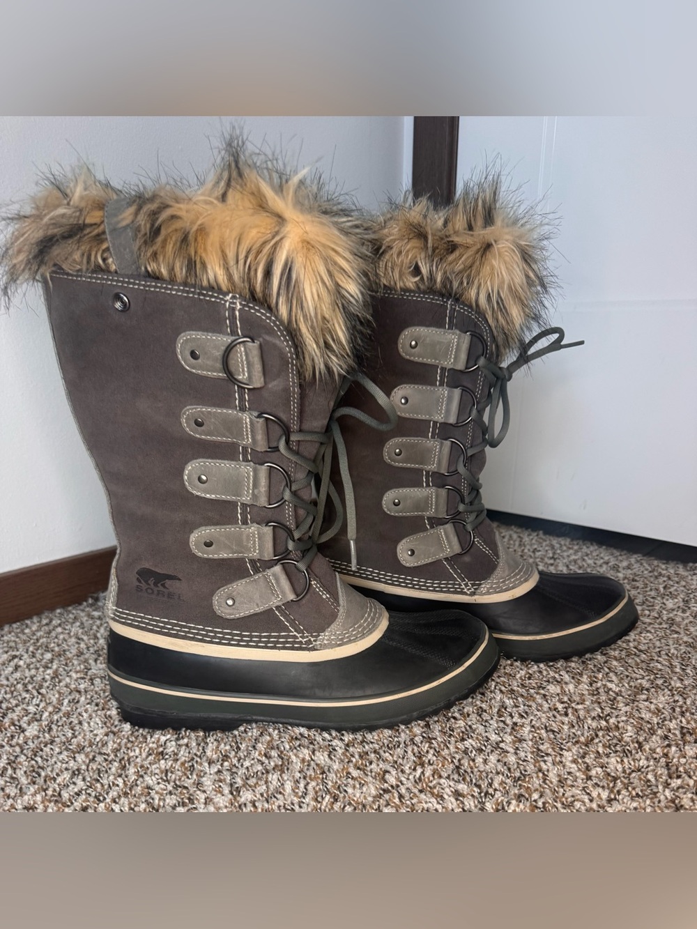 Sorel Joan of Arctic Women’s 10 Gray Suede Waterproof Fur Snow Boots NL1540